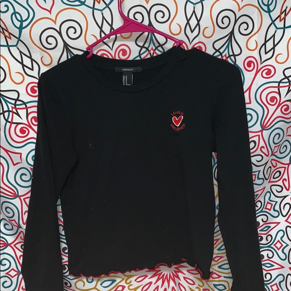 black long sleeve crop top